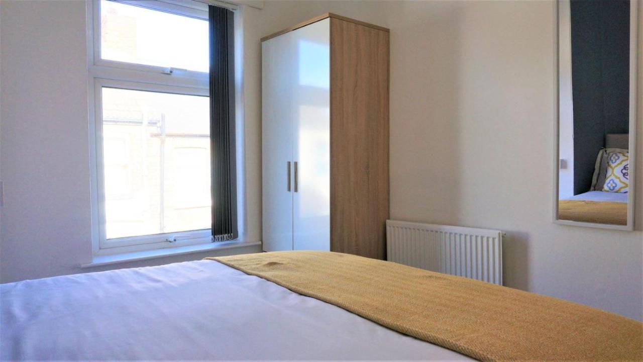 Air Host And - Stockbridge House - Sleeps 7 Minutes From Anfield Stadium Holiday home *