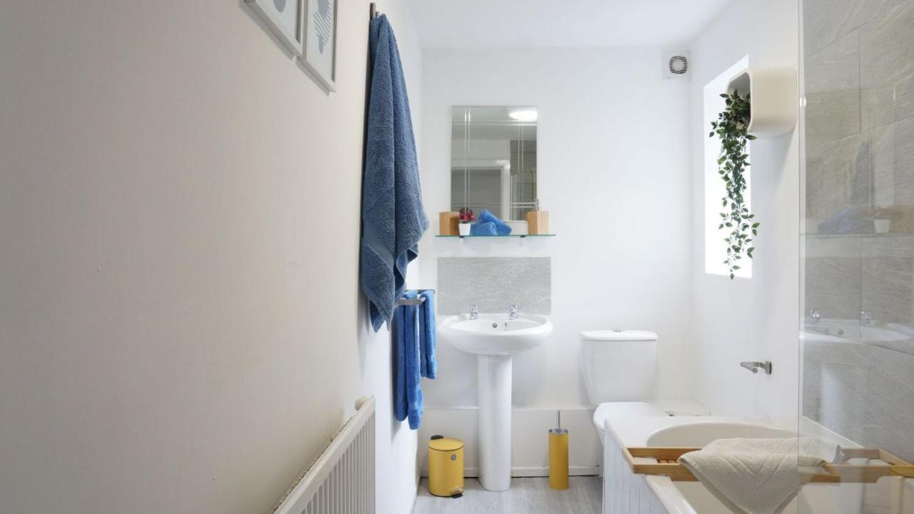 Holiday home Air Host And - Stockbridge House - Sleeps 7 Minutes From Anfield Stadium *